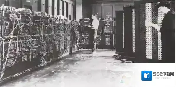 世界上第一台电脑长什么样？世界上第一台电脑配置是什么样的